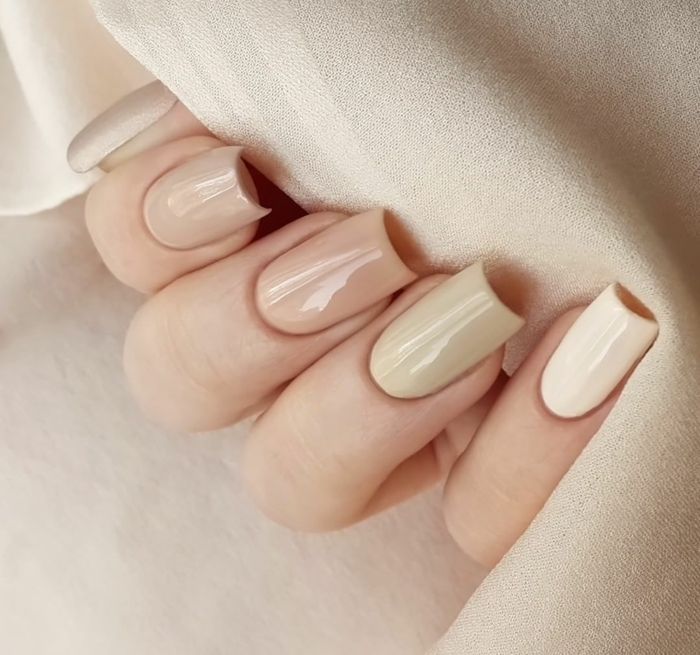 disenos-de-unas-esculturales-tonos-nude-con-blanco-7