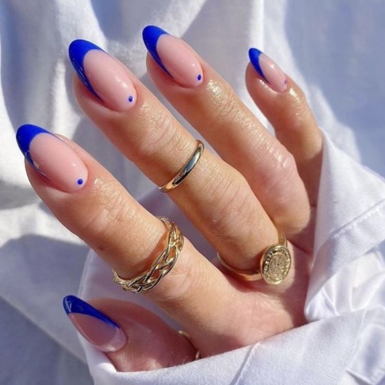 disenos-de-unas-faciles-y-bonitas-color-azul-7