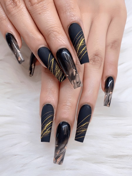 disenos-de-unas-forma-de-coffin-4