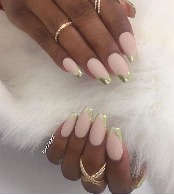 disenos-de-unas-francesas-metalicas-3