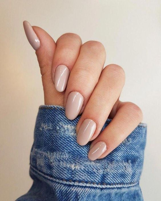 disenos-de-unas-grises-con-nude-5