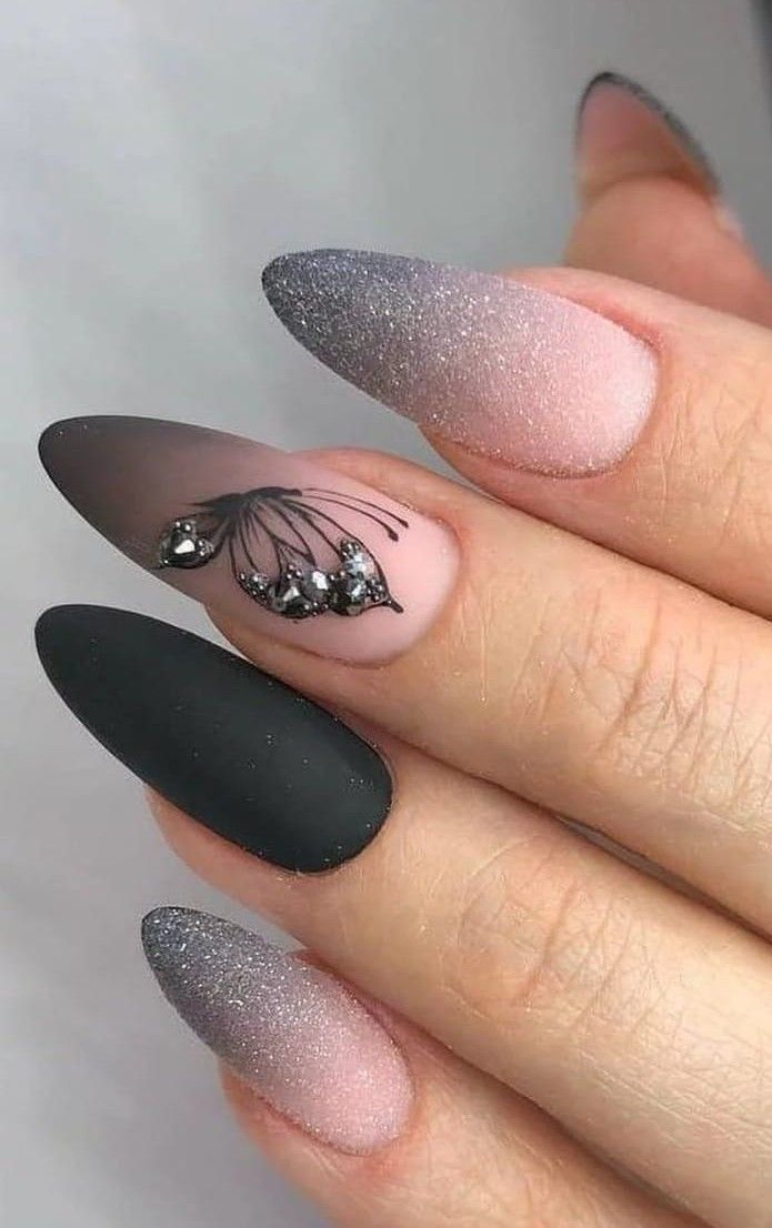 disenos-de-unas-grises-y-rosas-2