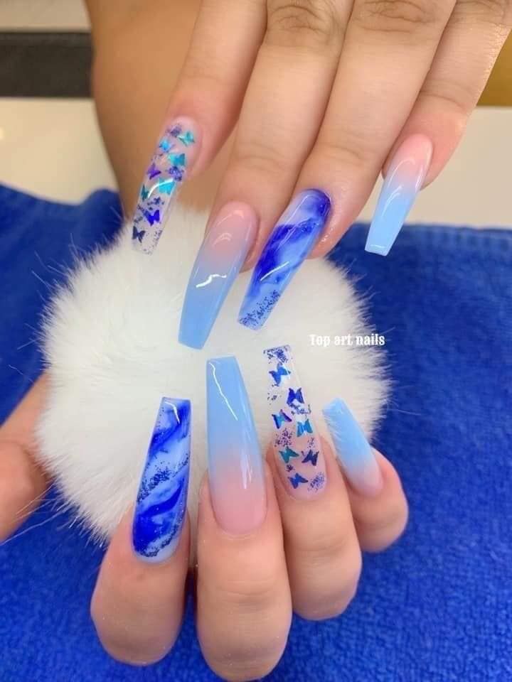 disenos-de-unas-largas-azul-blanco-3
