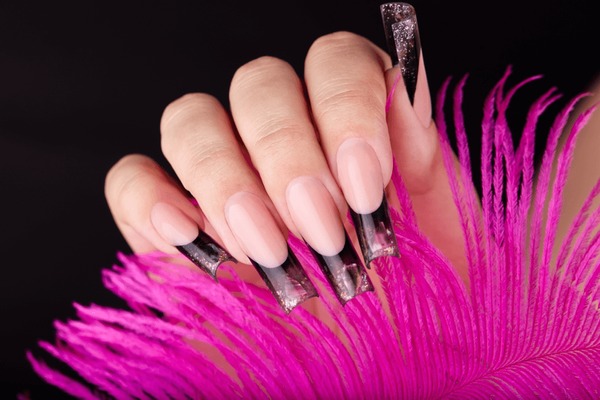 disenos-de-unas-largas-tonos-rosas-7