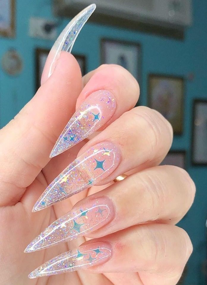 disenos-de-unas-largas-transparentes-3
