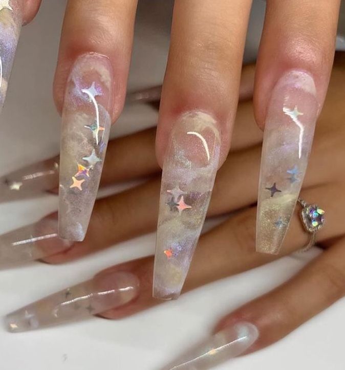 disenos-de-unas-largas-transparentes-6