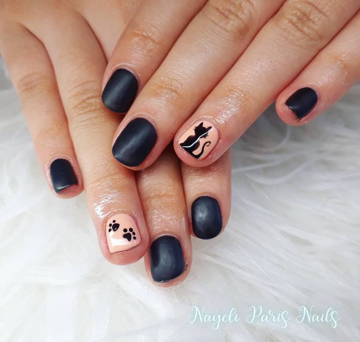 disenos-de-unas-mano-alzada-en-negro-3