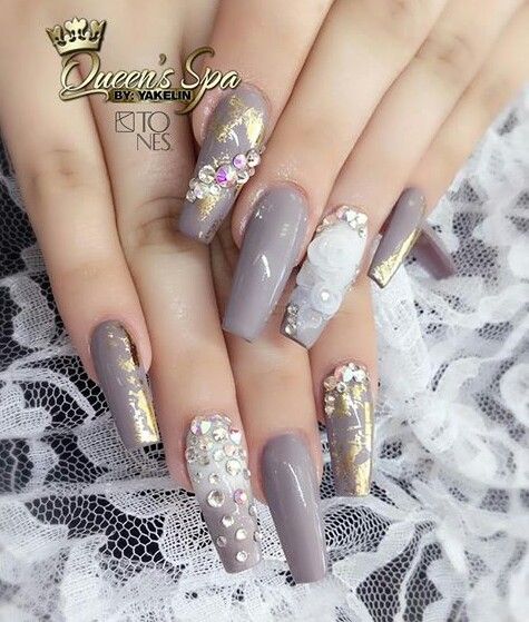 disenos-de-unas-modernos-gris-5