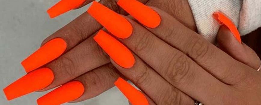 disenos-de-unas-naranja-opaco-3