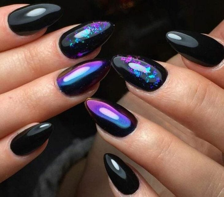 disenos-de-unas-negro-con-espejo-5