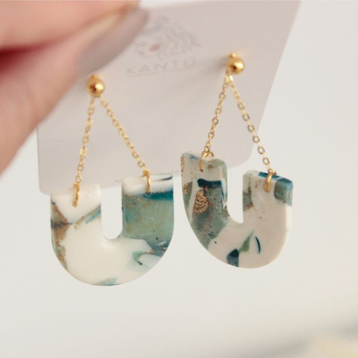 disenos-de-unas-neptuno-con-dorado-6