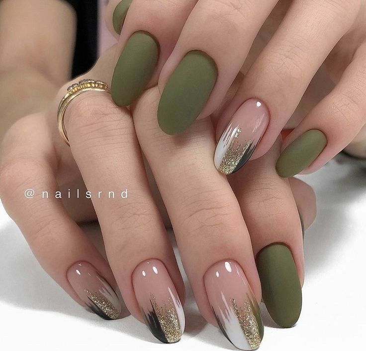 disenos-de-unas-nude-con-verde-3