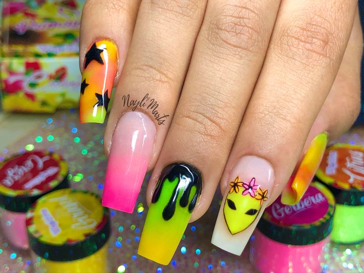 Diseños De Uñas Ovnis