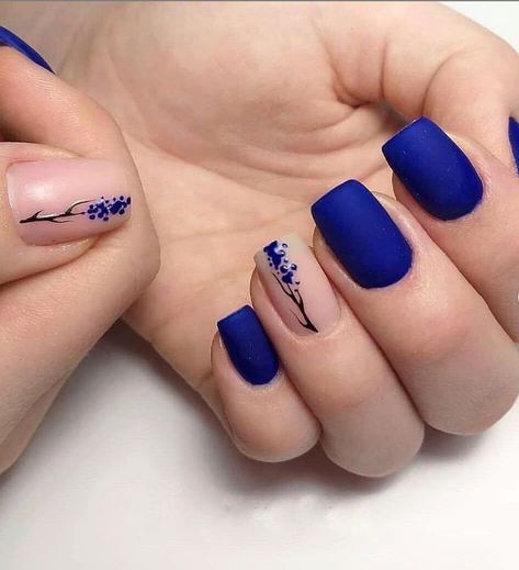 disenos-de-unas-para-15-anos-azules-5