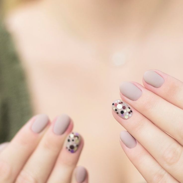 disenos-de-unas-para-adolecentes-chiquitaa-en-tonos-nude-4