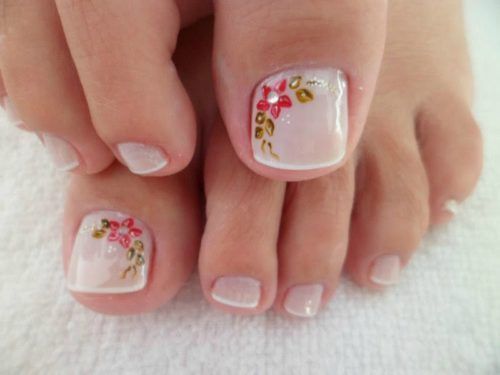 disenos-de-unas-para-pies-colores-claros-2
