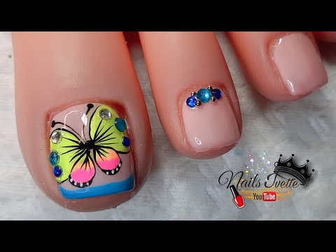 disenos-de-unas-para-pies-mariposas-y-flores-4