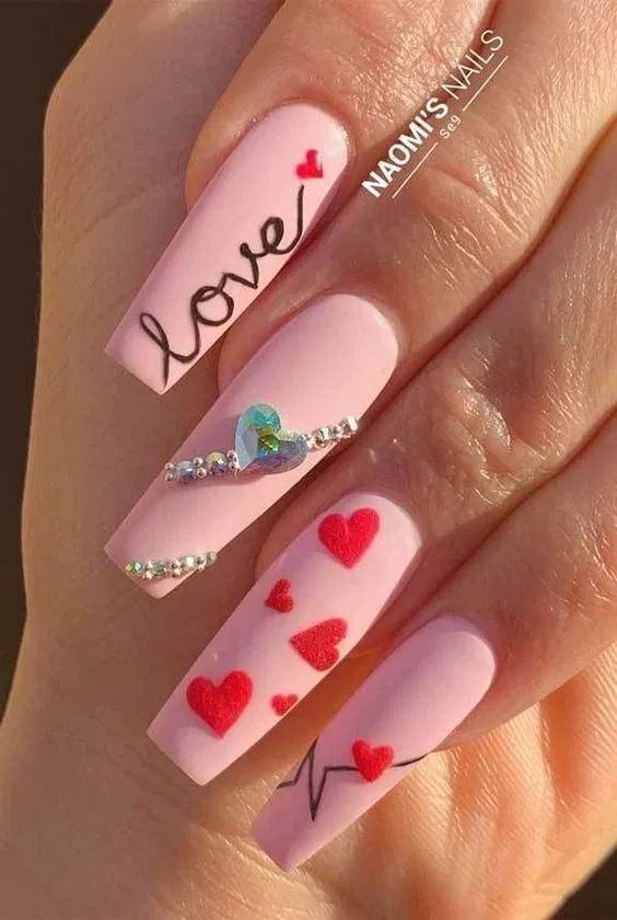 disenos-de-unas-para-san-valentin-con-letra-3