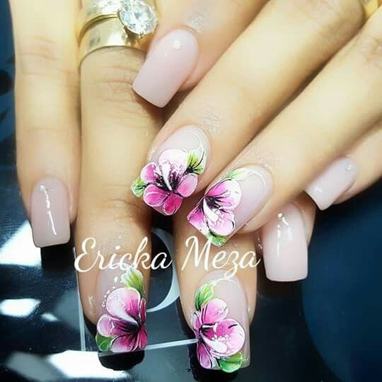 disenos-de-unas-pinceladas-a-mano-alzada-3