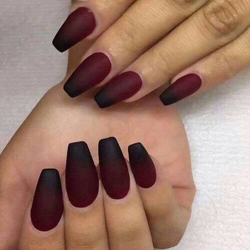 disenos-de-unas-postisas-rojo-mate-con-negro-3