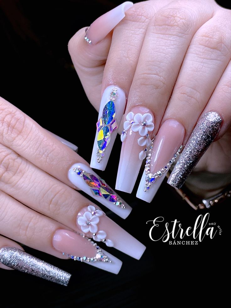 disenos-de-unas-postizas-casual-con-piedras-7