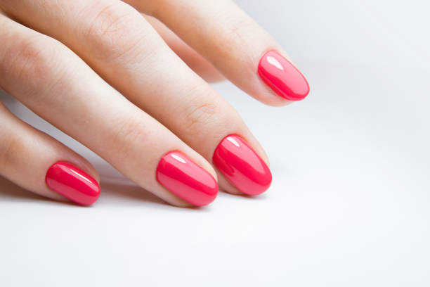 disenos-de-unas-rojo-con-rosa-bajito-7