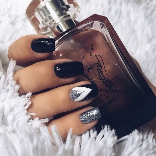 Diseños De Uñas Semipermanentes Oscuras