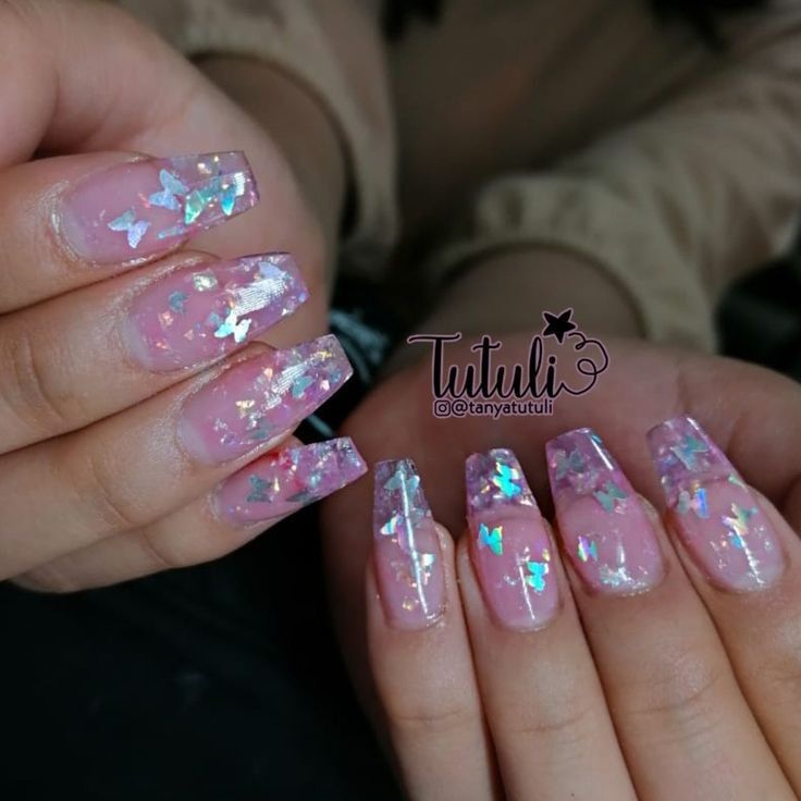 Diseños De Uñas Transparentes Con Mariposas