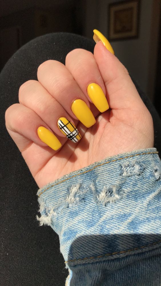 disenos-de-unas-tumblr-amarillas-3