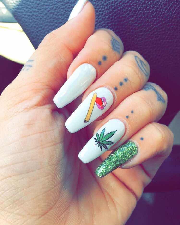 disenos-de-unas-weed-4