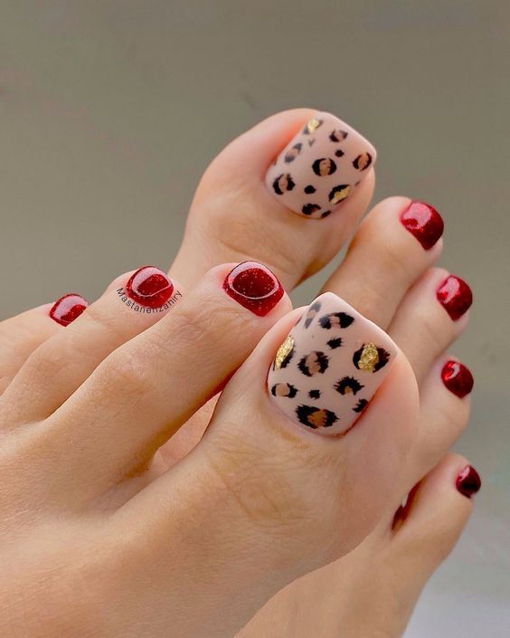 disenos-elegantes-de-unas-de-pie-muj-6