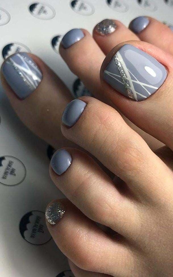 disenos-en-unas-de-los-pies-tonos-gris-1