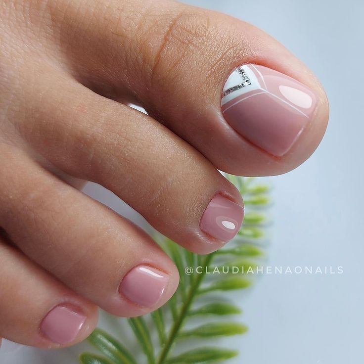 disenos-en-unas-de-los-pies-tonos-nude-3
