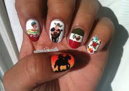 disenos-padres-de-fiestas-patrias-en-unas-7