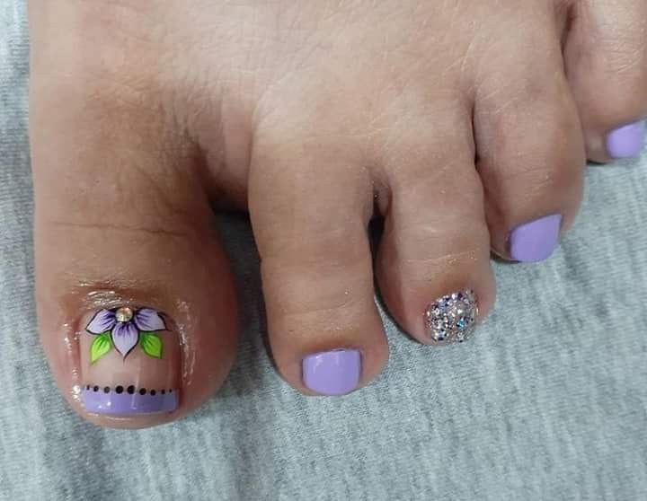 disenos-sencillos-de-unas-pequenas-para-los-pies-2