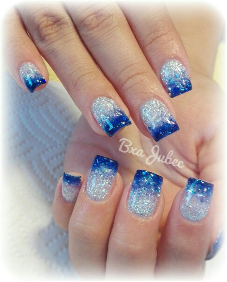 disenos-y-colores-de-unas-azul-y-plata-2