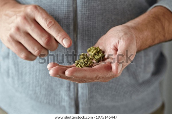 encendedor-porro-marihuana-diseno-de-unas-2