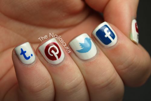 imagenes-de-unas-con-disenos-de-redes-sociales-3