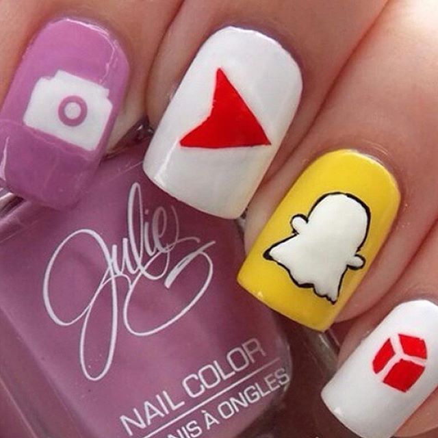 imagenes-de-unas-con-disenos-de-redes-sociales-7