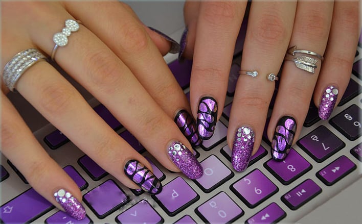 imagenes-de-unas-disenos-morado-con-negro-6