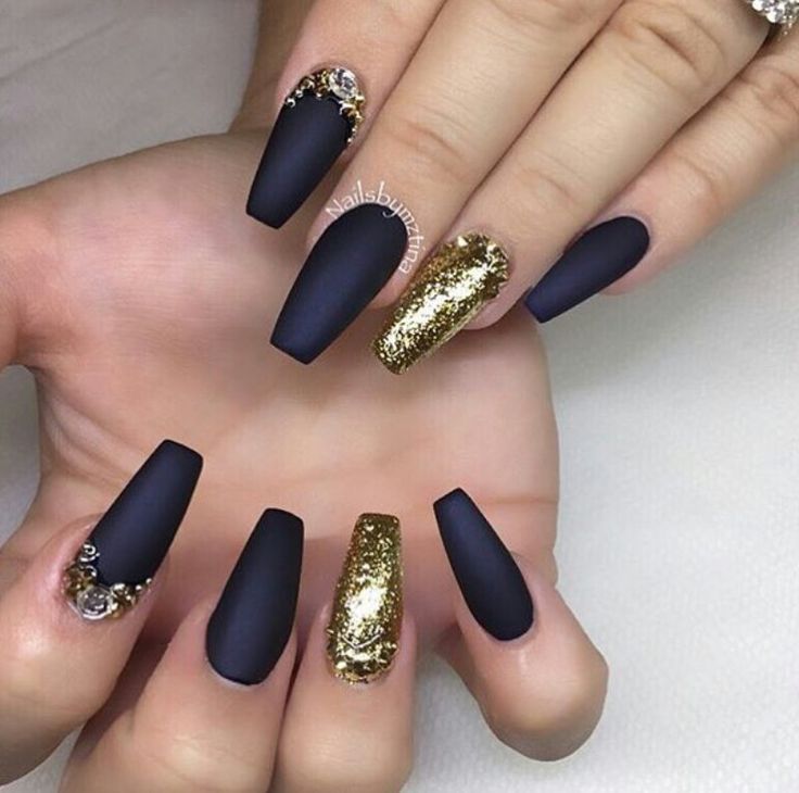 los-mejores-disenos-de-unas-otono-invierno-con-swarovski-3