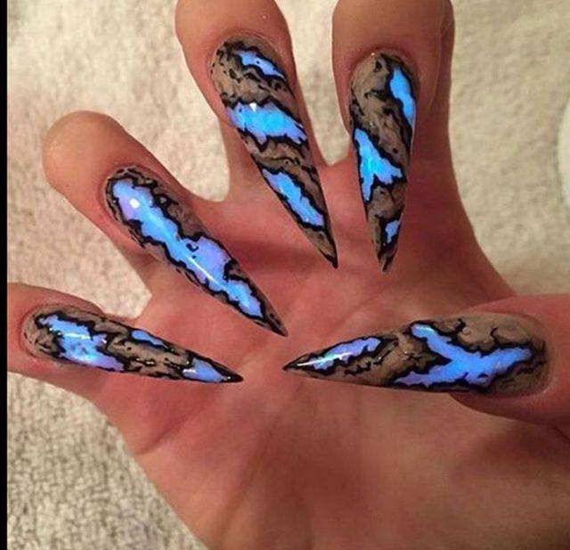 los-mejores-disenos-de-unas-otono-invierno-con-swarovski-5