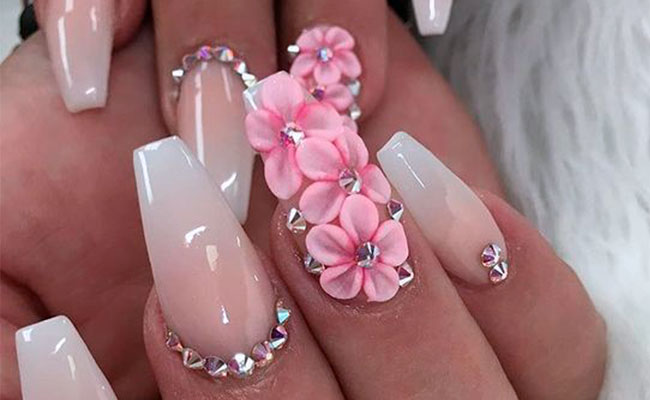 maquillaje-de-unas-acri­licas-con-disenos-3d-6