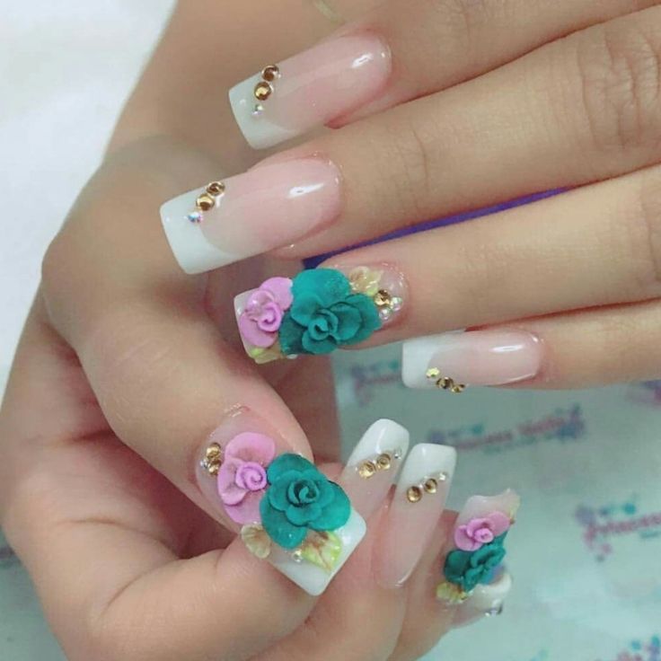 maquillaje-de-unas-acri­licas-con-disenos-3d-7