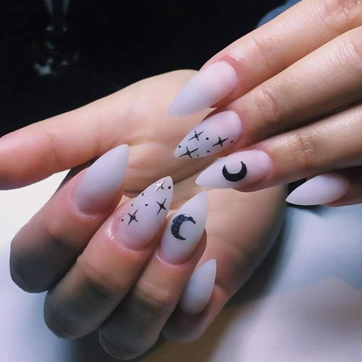 unaa-con-diseno-de-luna-3
