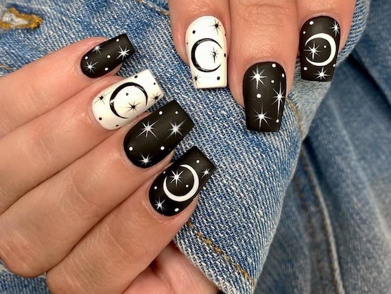 unaa-con-diseno-de-luna-5