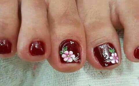 unas-acrilicas-de-los-pies-disenos-en-tinto-de-instagram-4