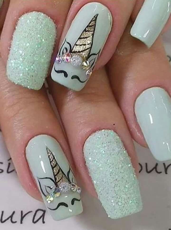 unas-blancas-con-diseno-de-ojo-tumbrl-7