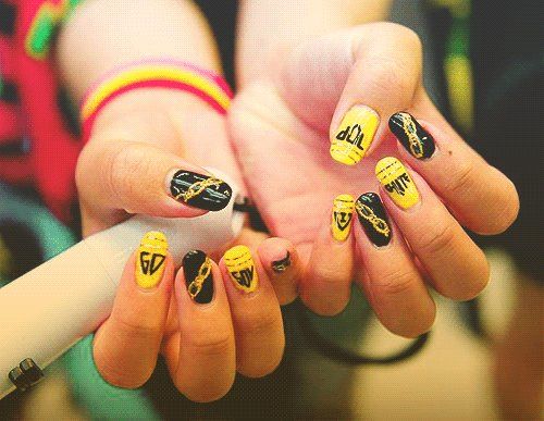 unas-con-diseno-de-big-bang-2
