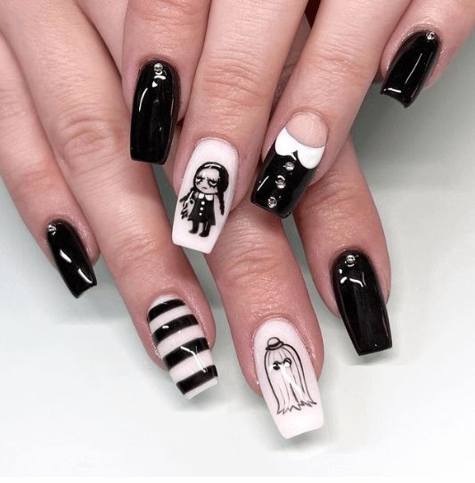 unas-con-diseno-de-la-familia-addams-3